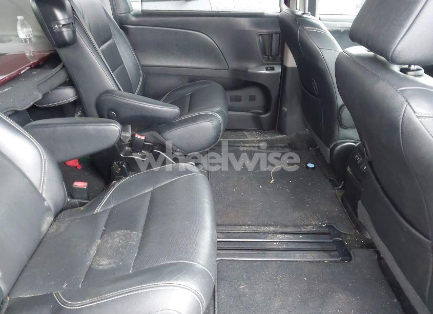 Photo 8 of 2018 Toyota Sienna SE 8 PASSENGER (VIN 5TDXZ3DC0JS952795)