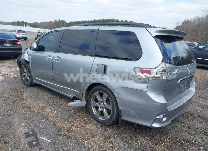 Photo 3 of 2017 Toyota Sienna SE 8 PASSENGER (VIN 5TDXZ3DC1HS816458)
