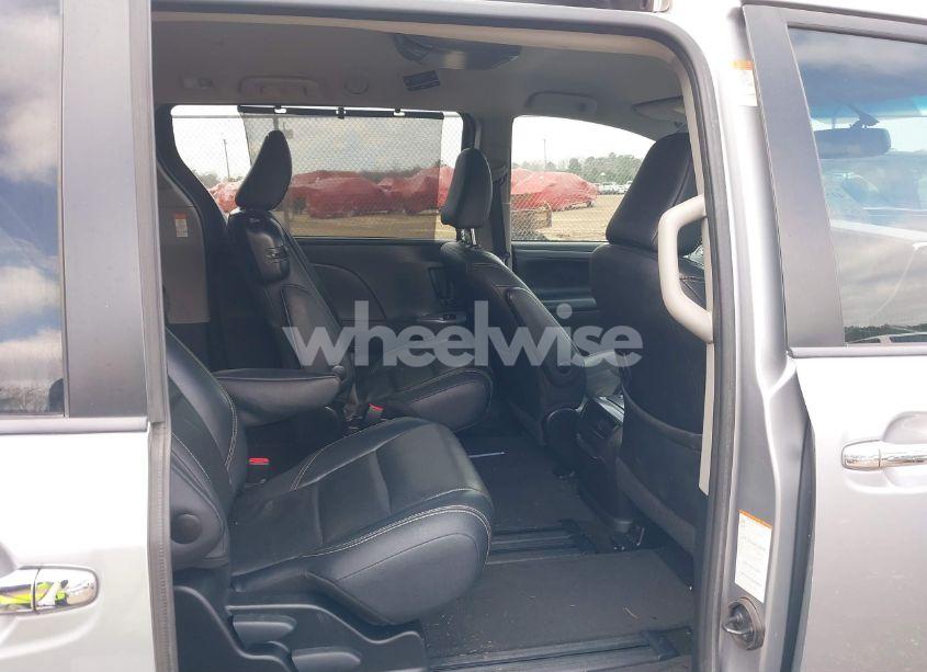 Photo 8 of 2017 Toyota Sienna SE 8 PASSENGER (VIN 5TDXZ3DC1HS816458)