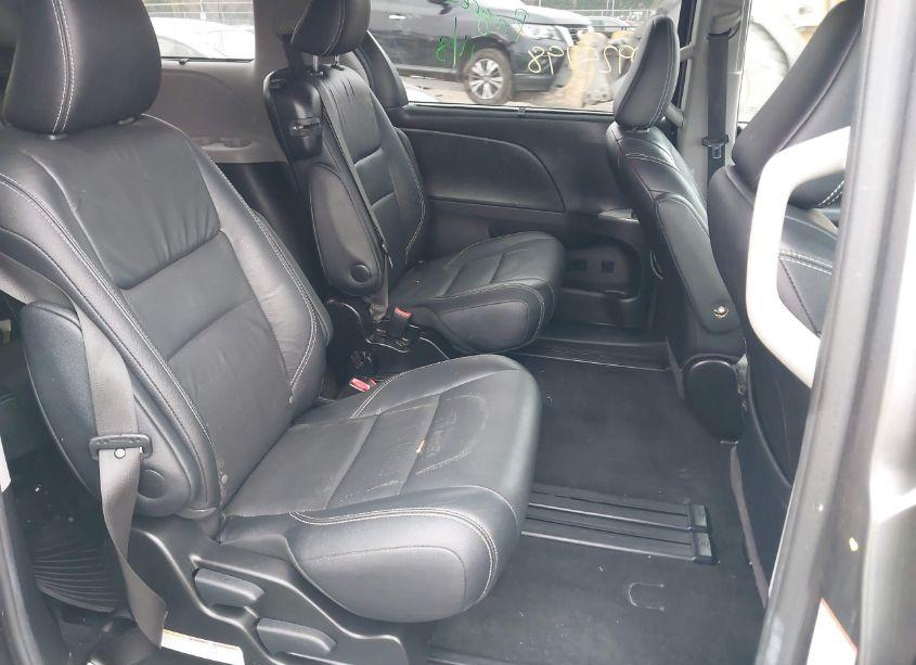 Photo 8 of 2017 Toyota Sienna SE 8 PASSENGER (VIN 5TDXZ3DC1HS826245)
