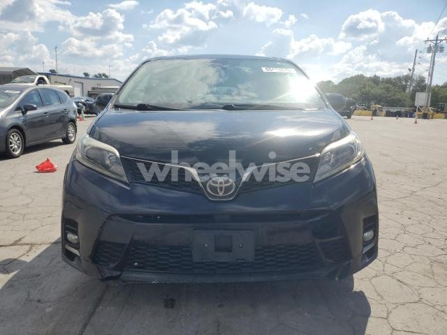 Photo 4 of 2018 TOYOTA SIENNA SE (VIN 5TDXZ3DC1JS961229)