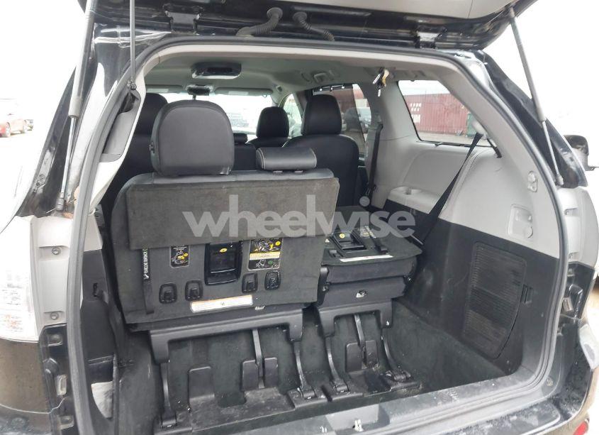 Photo 8 of 2017 Toyota Sienna SE 8 PASSENGER (VIN 5TDXZ3DC2HS783440)