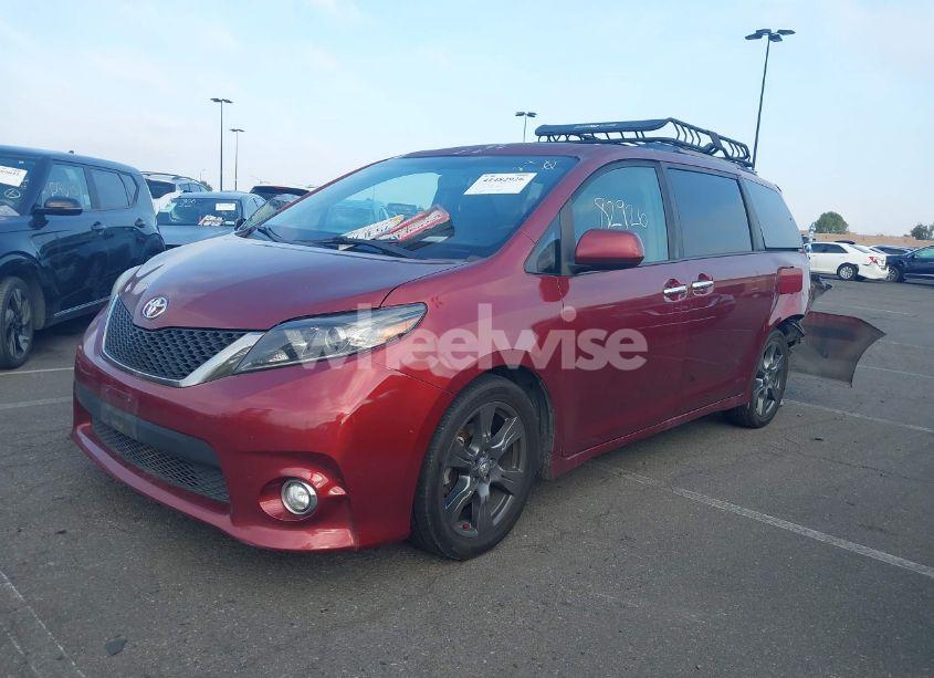 Photo 2 of 2017 Toyota Sienna SE 8 PASSENGER (VIN 5TDXZ3DC3HS779123)