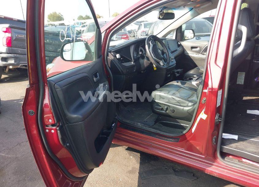 Photo 5 of 2017 Toyota Sienna SE 8 PASSENGER (VIN 5TDXZ3DC3HS779123)