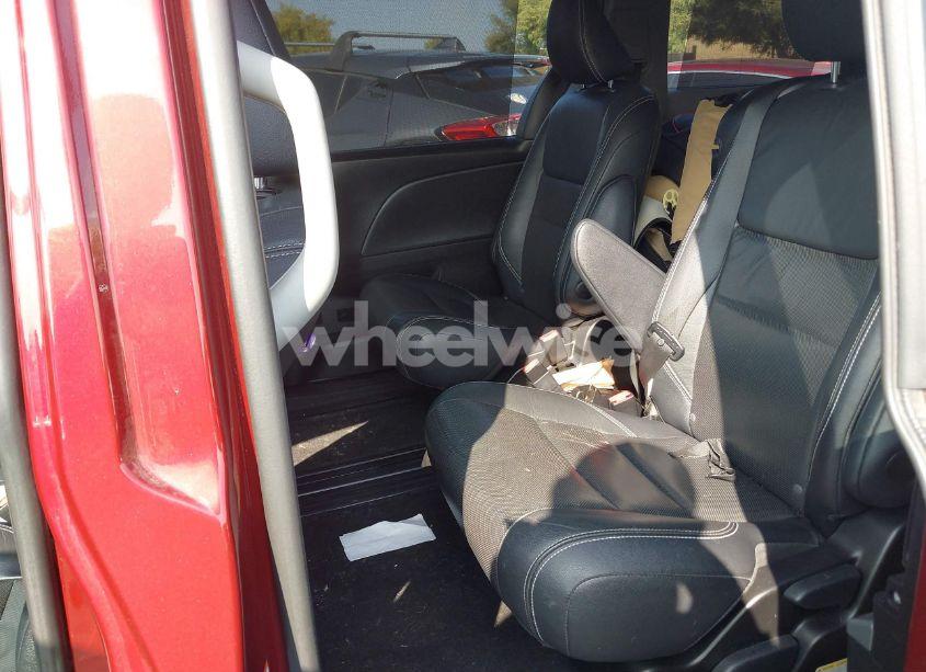 Photo 8 of 2017 Toyota Sienna SE 8 PASSENGER (VIN 5TDXZ3DC3HS779123)