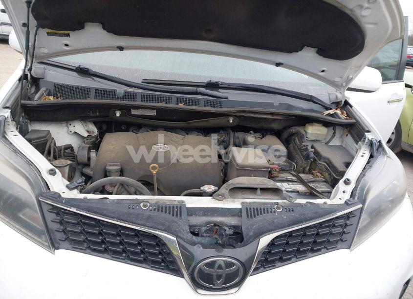 Photo 10 of 2018 Toyota Sienna SE 8 PASSENGER (VIN 5TDXZ3DC3JS910458)