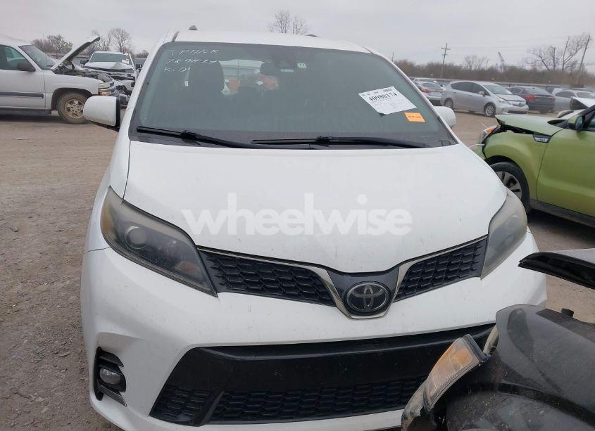 Photo 12 of 2018 Toyota Sienna SE 8 PASSENGER (VIN 5TDXZ3DC3JS910458)