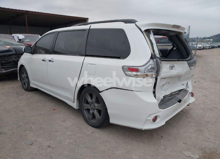 Photo 3 of 2018 Toyota Sienna SE 8 PASSENGER (VIN 5TDXZ3DC3JS910458)