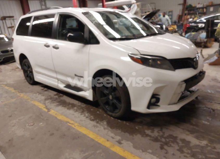 2020 Toyota Sienna SE/SE PREMIUM (VIN 5TDXZ3DC3LS073150) main photo