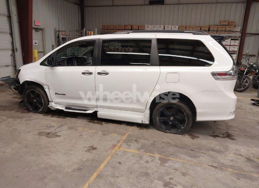 Photo 15 of 2020 Toyota Sienna SE/SE PREMIUM (VIN 5TDXZ3DC3LS073150)