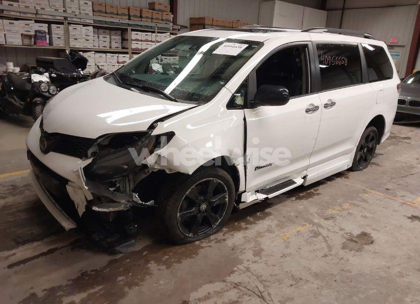 Photo 2 of 2020 Toyota Sienna SE/SE PREMIUM (VIN 5TDXZ3DC3LS073150)