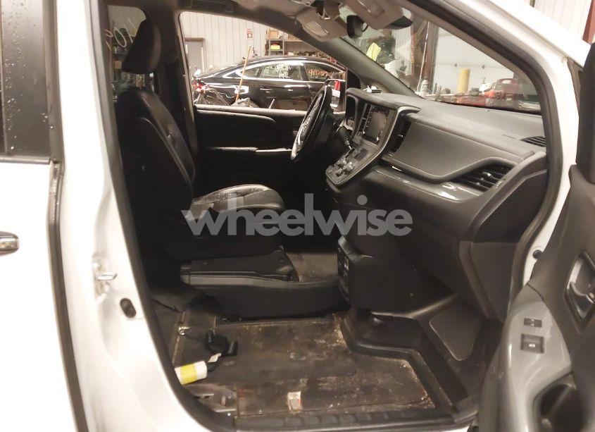 Photo 5 of 2020 Toyota Sienna SE/SE PREMIUM (VIN 5TDXZ3DC3LS073150)