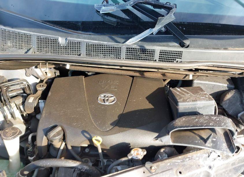 Photo 10 of 2017 Toyota Sienna SE PREMIUM 8 PASSENGER (VIN 5TDXZ3DC4HS773735)