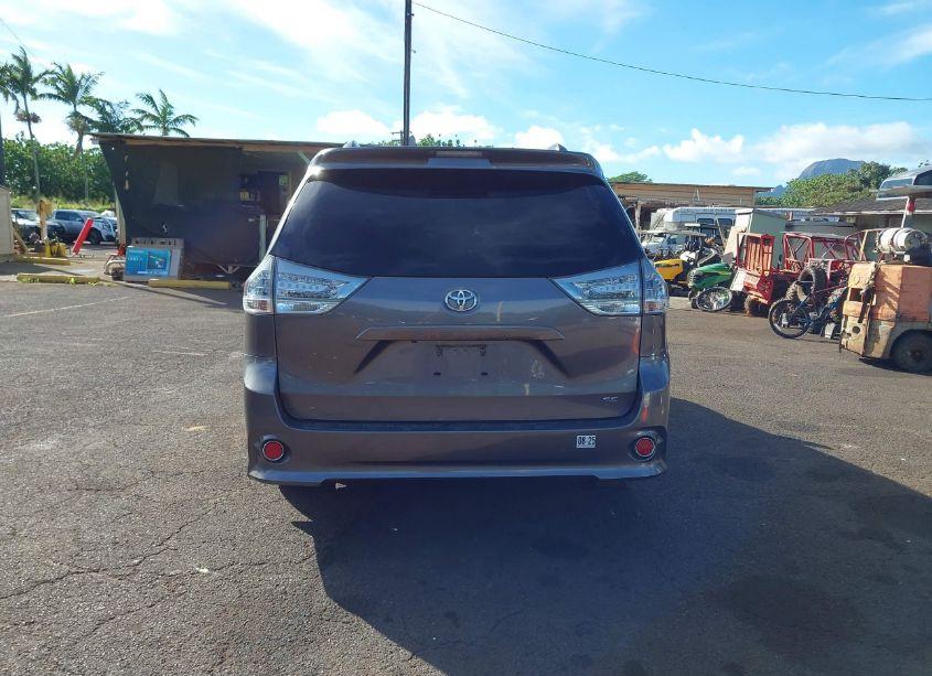 Photo 17 of 2017 Toyota Sienna SE PREMIUM 8 PASSENGER (VIN 5TDXZ3DC4HS773735)