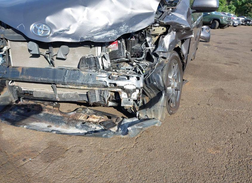 Photo 6 of 2017 Toyota Sienna SE PREMIUM 8 PASSENGER (VIN 5TDXZ3DC4HS773735)