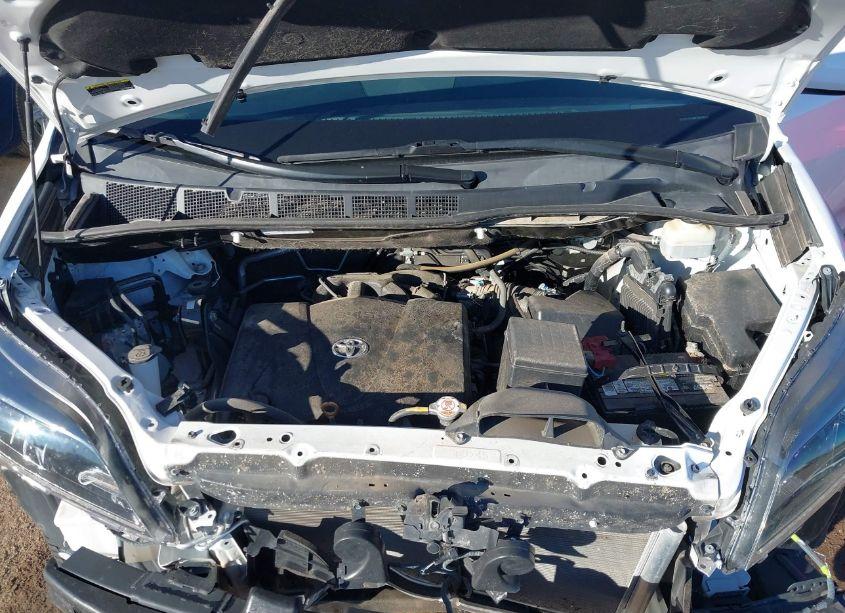 Photo 10 of 2017 Toyota Sienna SE 8 PASSENGER (VIN 5TDXZ3DC4HS786193)