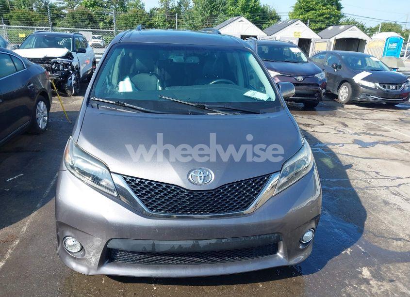 Photo 12 of 2017 Toyota Sienna SE PREMIUM 8 PASSENGER (VIN 5TDXZ3DC4HS799333)