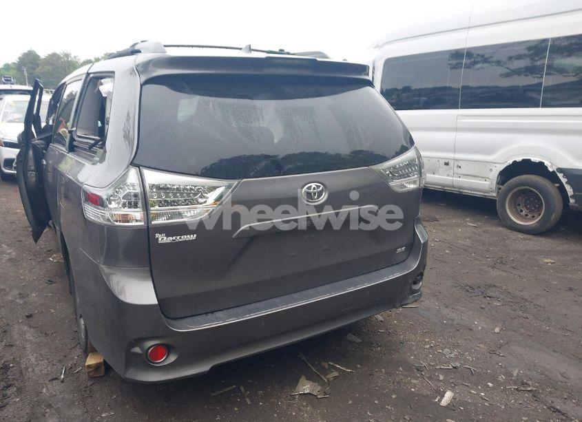 Photo 15 of 2019 Toyota Sienna SE 8 PASSENGER (VIN 5TDXZ3DC4KS014221)