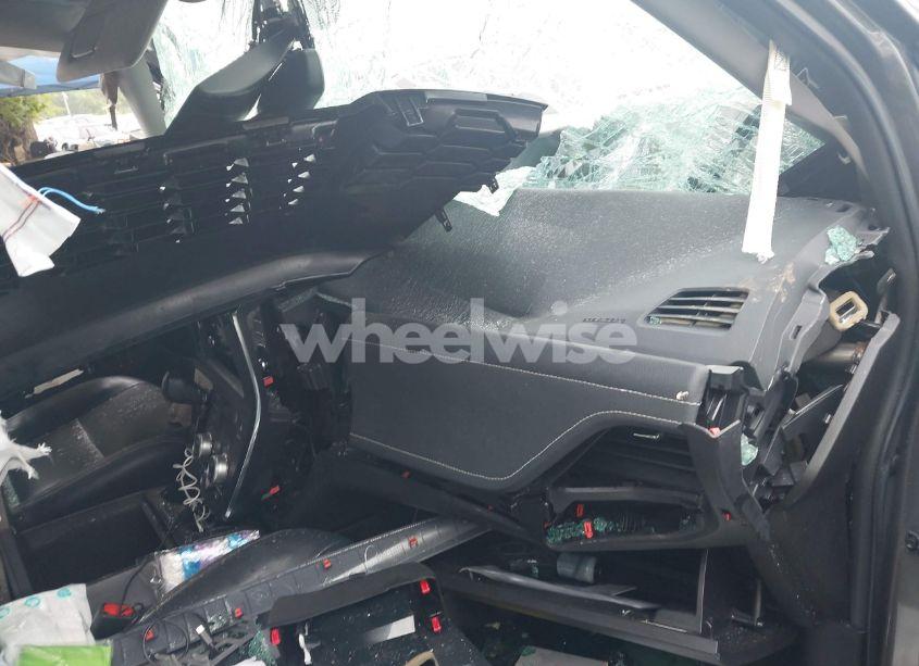 Photo 5 of 2019 Toyota Sienna SE 8 PASSENGER (VIN 5TDXZ3DC4KS014221)