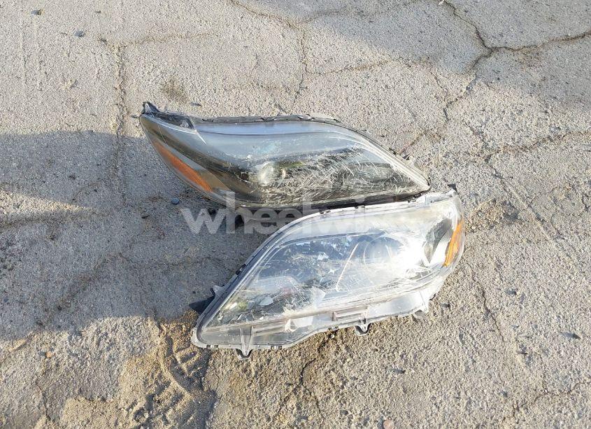 Photo 12 of 2018 Toyota Sienna SE/SE PREMIUM (VIN 5TDXZ3DC5JS915791)