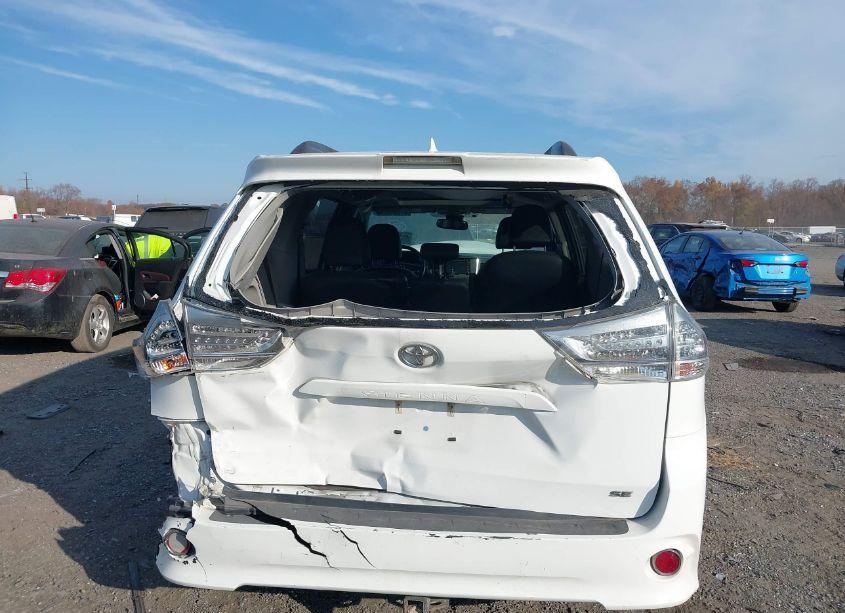 Photo 17 of 2018 Toyota Sienna SE 8 PASSENGER (VIN 5TDXZ3DC5JS939508)