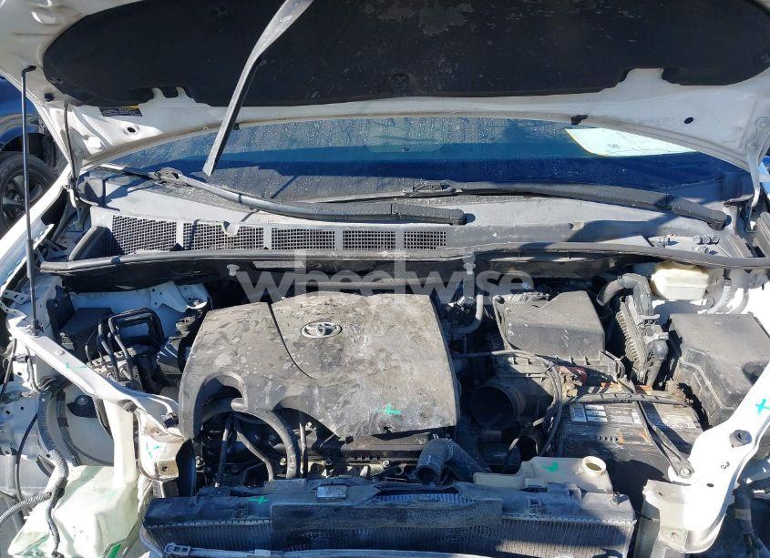 Photo 10 of 2017 Toyota Sienna SE (VIN 5TDXZ3DC6HS812907)