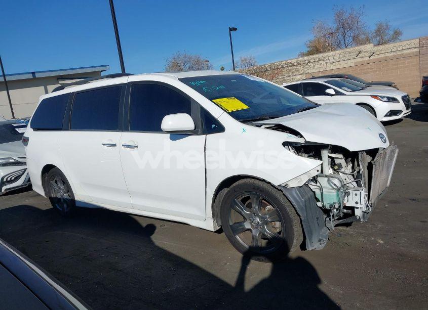 Photo 14 of 2017 Toyota Sienna SE (VIN 5TDXZ3DC6HS812907)
