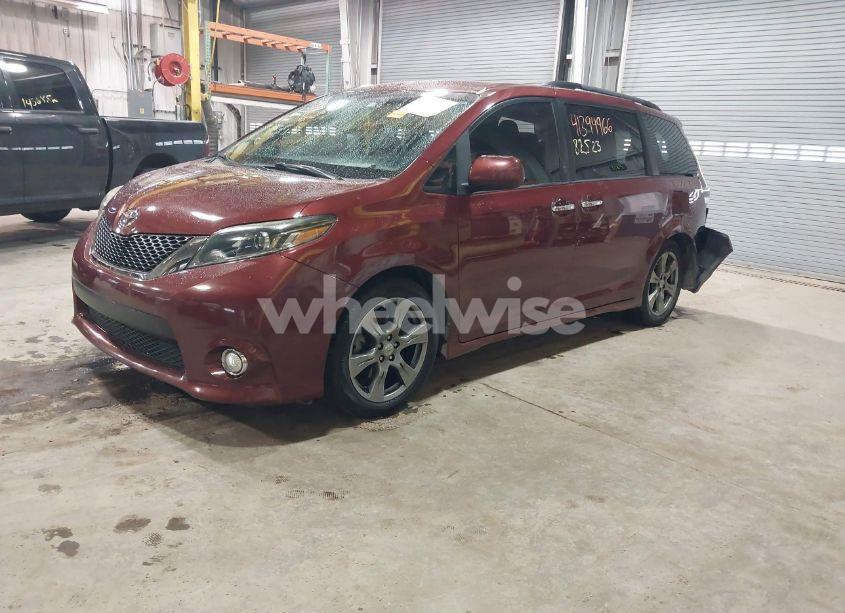 Photo 2 of 2017 Toyota Sienna SE 8 PASSENGER (VIN 5TDXZ3DC7HS859864)