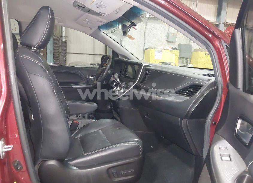 Photo 5 of 2017 Toyota Sienna SE 8 PASSENGER (VIN 5TDXZ3DC7HS859864)