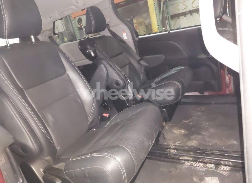 Photo 8 of 2017 Toyota Sienna SE 8 PASSENGER (VIN 5TDXZ3DC7HS859864)