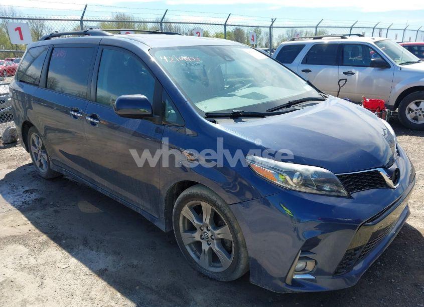 2019 Toyota Sienna SE PREMIUM 8 PASSENGER (VIN 5TDXZ3DC7KS987688) main photo