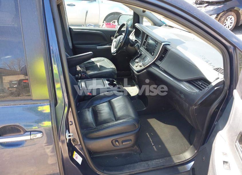 Photo 5 of 2019 Toyota Sienna SE PREMIUM 8 PASSENGER (VIN 5TDXZ3DC7KS987688)