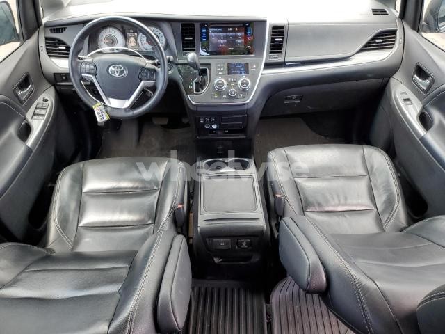 Photo 12 of 2017 TOYOTA SIENNA SE (VIN 5TDXZ3DC8HS784298)