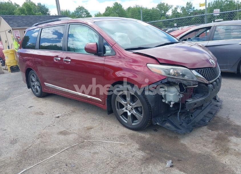 2017 Toyota Sienna SE 8 PASSENGER (VIN 5TDXZ3DC8HS843396) main photo