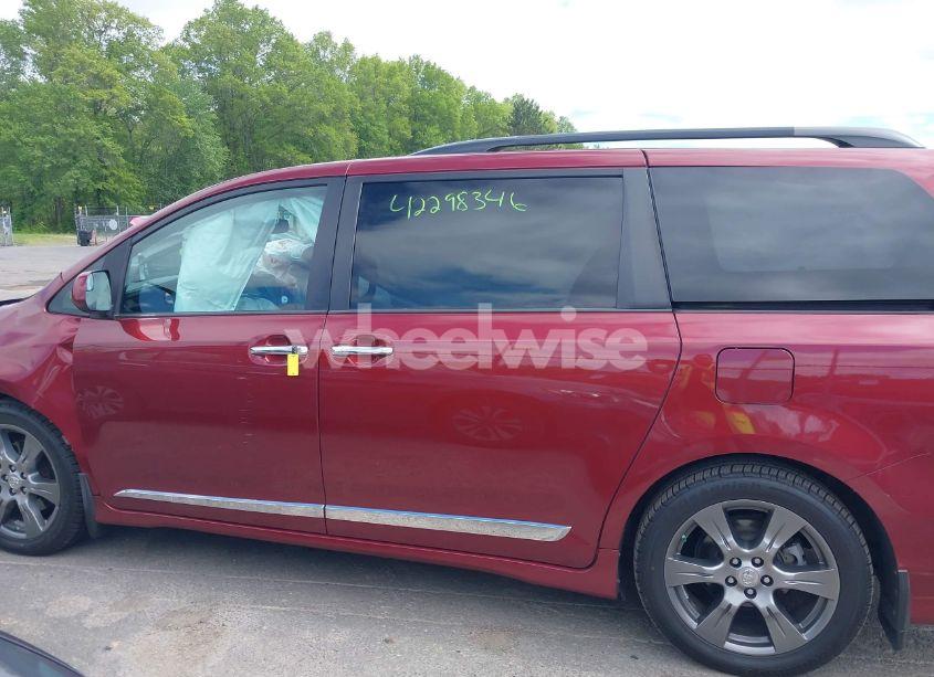 Photo 14 of 2017 Toyota Sienna SE 8 PASSENGER (VIN 5TDXZ3DC8HS843396)