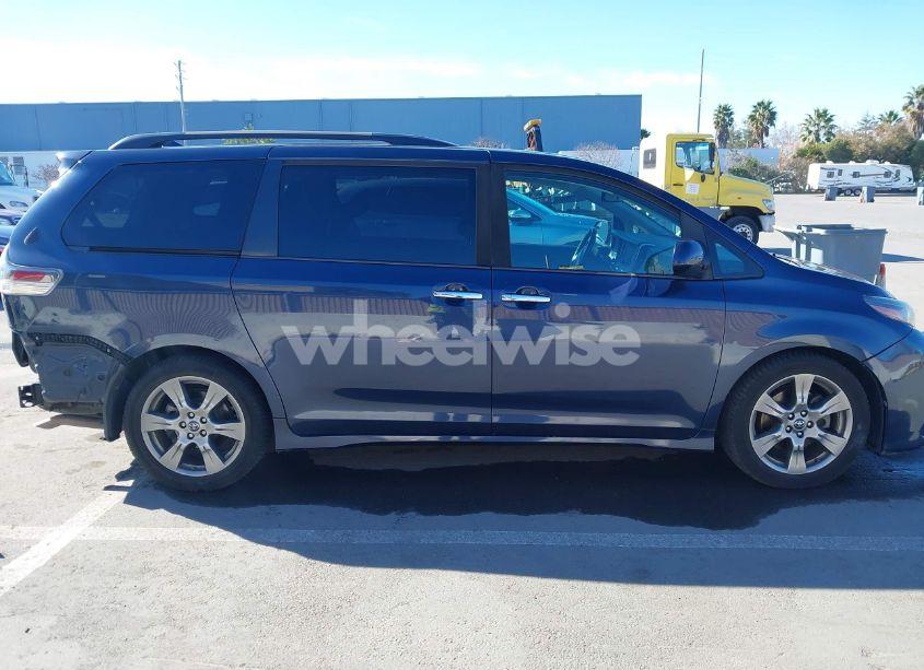 Photo 14 of 2018 Toyota Sienna SE 8 PASSENGER (VIN 5TDXZ3DC8JS950681)