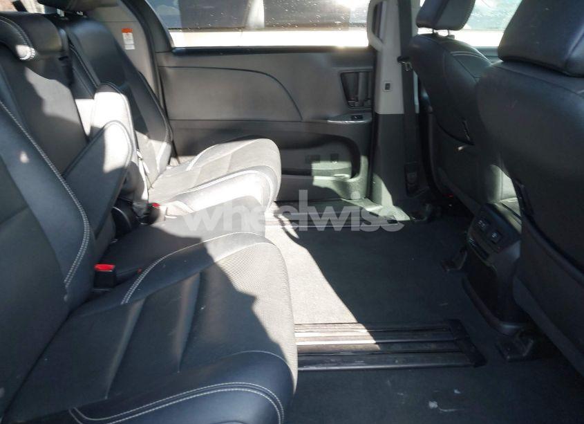 Photo 8 of 2020 Toyota Sienna SE (VIN 5TDXZ3DC8LS039639)