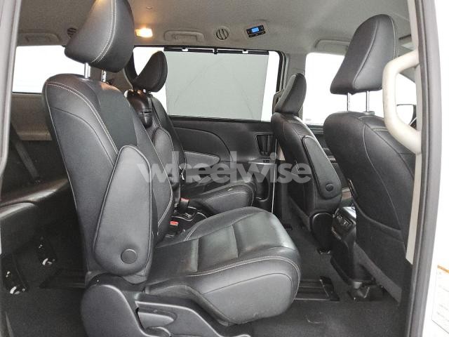 Photo 14 of 2020 TOYOTA SIENNA SE (VIN 5TDXZ3DC8LS048101)