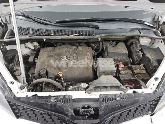 Photo 6 of 2020 TOYOTA SIENNA SE (VIN 5TDXZ3DC8LS048101)
