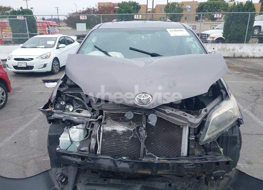 Photo 12 of 2017 Toyota Sienna SE PREMIUM 8 PASSENGER (VIN 5TDXZ3DC9HS809810)