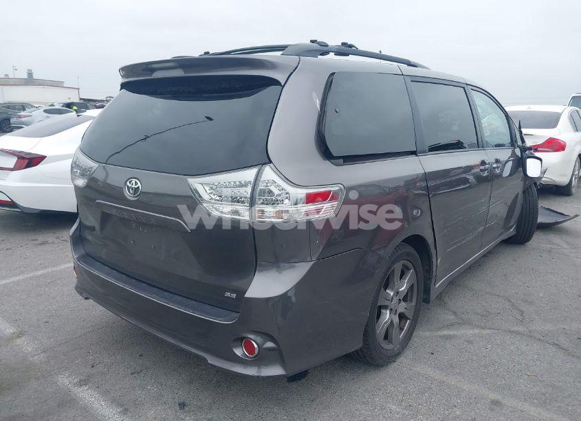Photo 4 of 2017 Toyota Sienna SE PREMIUM 8 PASSENGER (VIN 5TDXZ3DC9HS809810)