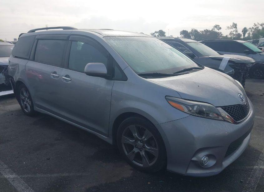 Photo 13 of 2017 Toyota Sienna SE 8 PASSENGER (VIN 5TDXZ3DC9HS850518)