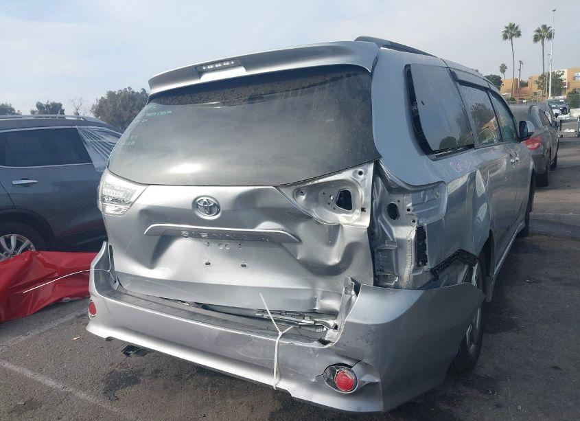 Photo 16 of 2017 Toyota Sienna SE 8 PASSENGER (VIN 5TDXZ3DC9HS850518)