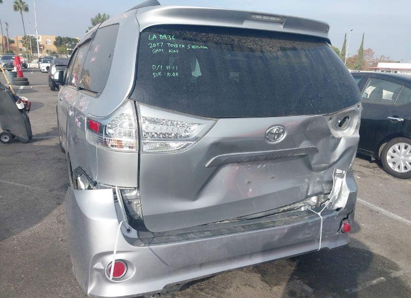 Photo 6 of 2017 Toyota Sienna SE 8 PASSENGER (VIN 5TDXZ3DC9HS850518)