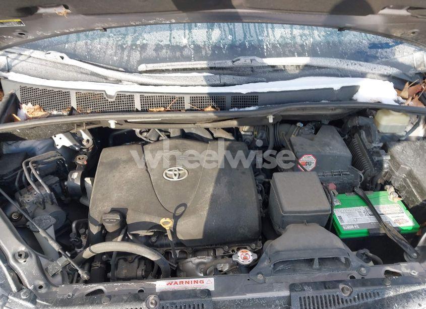 Photo 10 of 2017 Toyota Sienna SE (VIN 5TDXZ3DC9HS900527)