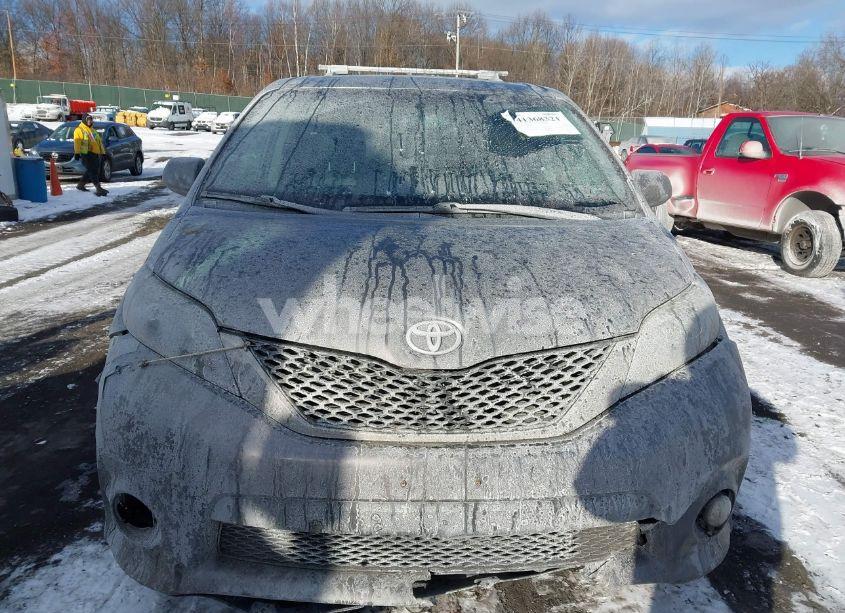 Photo 12 of 2017 Toyota Sienna SE (VIN 5TDXZ3DC9HS900527)