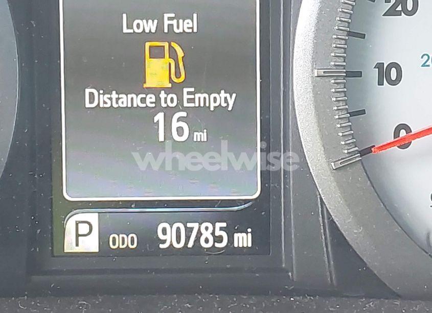 Photo 15 of 2017 Toyota Sienna SE (VIN 5TDXZ3DC9HS900527)