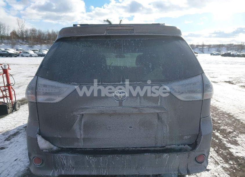 Photo 16 of 2017 Toyota Sienna SE (VIN 5TDXZ3DC9HS900527)
