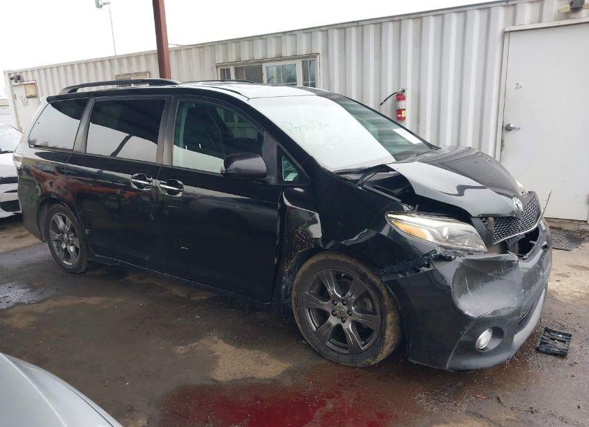 Photo 13 of 2017 Toyota Sienna SE (VIN 5TDXZ3DCXHS859969)