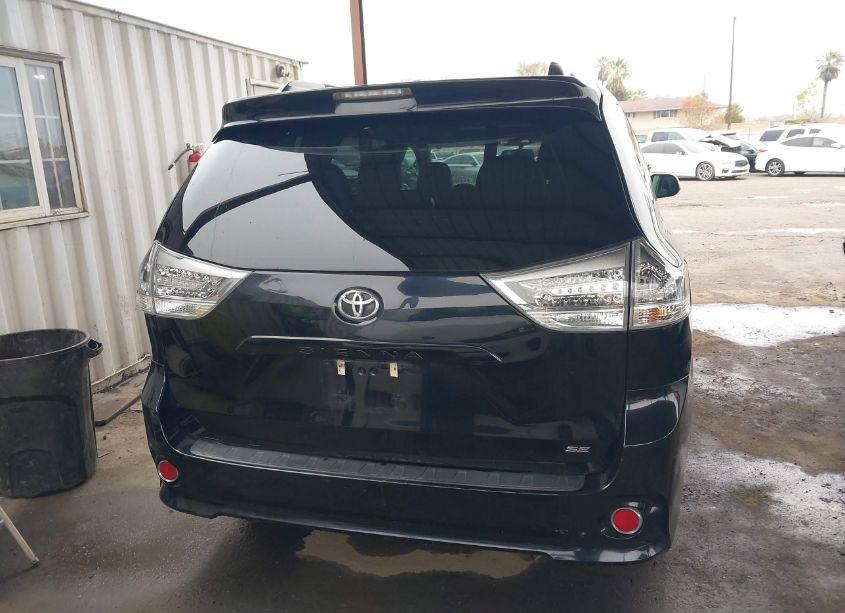 Photo 16 of 2017 Toyota Sienna SE (VIN 5TDXZ3DCXHS859969)